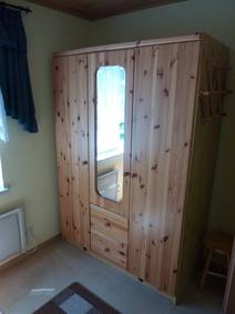 Kleiderschrank